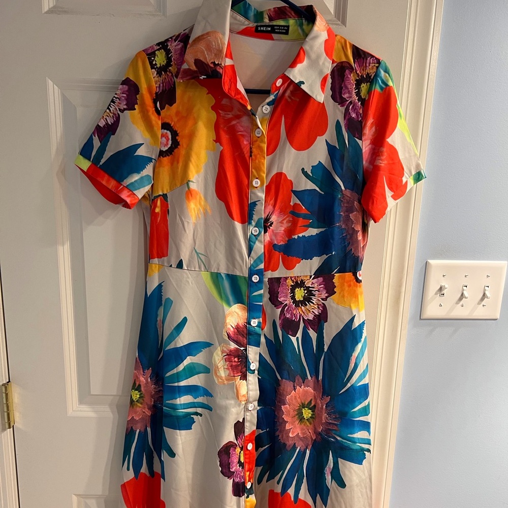 NWOT SHEIN button down floral dress